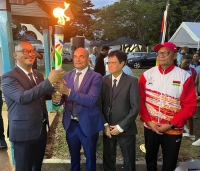 Cérémonie de passage de la flamme olympique au Ministre de la Jeunesse et des sports de Madagascar