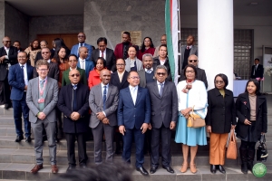 Photo de groupe après la présentation du nouveau plan stratégique à la cour suprême Anosy.