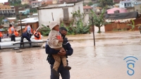 Un enfant sauvé des eaux à Ampitatafika.