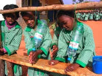 Certaines écoles publiques sensibilisent les élèves sur les gestes à adopter pour prévenir le choléra et en cas d’apparition de symptômes 