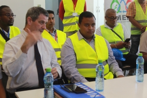 De gauche &agrave; droite, le DG de la JIRAMA, Ron Weiss et le  ministre de l&rsquo;&Eacute;nergie et des Hydrocarbures, Ny Ando Jurice Ralitera