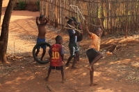 Des garçons sakalava dans le Bekopaka.