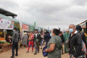 Plus d’une cinquantaine d’éleveurs, d&#039;agriculteurs et d&#039;artisans provenant de toutes les régions de Madagascar sont présents au Fier Mada.