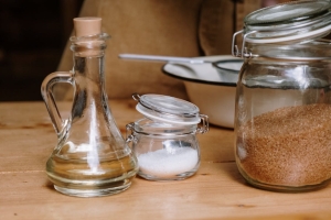 Les bouteilles et les bocaux en verre peuvent être recyclés. 