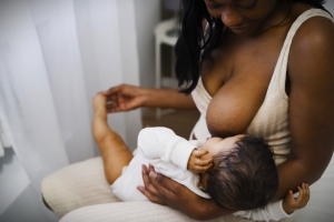 Le lait maternel est vital pour le bébé jusqu&#039;à ses 15 mois