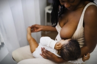 Le lait maternel est vital pour le bébé jusqu'à ses 15 mois