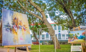 Vente et exposition des tableaux au Jardin d&#039;Antaninarenina.