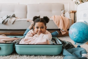 Désinfecter sa valise est important avant de la mettre sur le lit à l&#039;hôtel. 