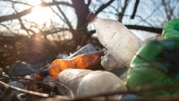 La combustion de déchets plastiques peut aggraver la pollution de l'air