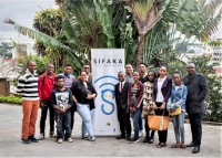 Quelques membres du « Fan’s Club Studio Sifaka » à leur première réunion à Antananarivo.