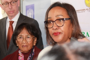 La Secrétaire Générale du ministère de la Justice, Hanitriniaina Belalahy et Nelly Rakotobe du CED.