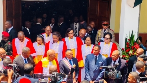 Le colonel Micka&euml;l Randrianirina a pr&ecirc;t&eacute; serment ce matin &agrave; la Haute Cour constitutionnelle d&rsquo;Ambohidahy, en pr&eacute;sence de plusieurs figures politiques ainsi que des diplomates &eacute;trangers en poste dans le pays.