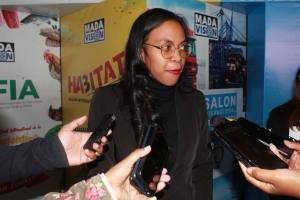 Koloina Ranaivo Rajaonarisoa, directrice générale adjointe de Madavision, organisateur de l&#039;événement lors d’une conférence de presse ce matin à Andraharo.