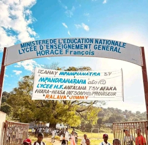 Manifestation des enseignants à Antalaha 
