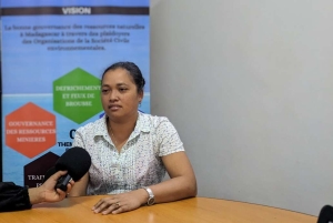 Rahoeliarisoa Corinne, coordonnatrice de la CNPE donne quelques astuces aux jeunes défendeurs de l’environnement 