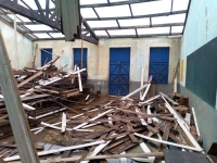 Effondrement des toits d’une école dans le Vatovavy, après le passage du cyclone Batsirai.