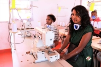 Des jeunes femmes issues du centre de formation professionnelle Ambohidratrimo. 