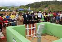 Remise officielle des pompes à leviers à Berano