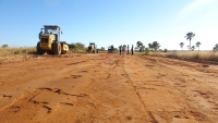 Des engins ont été déployés dans la région de Boeny pour les travaux de construction de route. 
