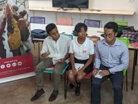 Les trois jeunes malgaches participant au débat inter-universitaire de l'Océan Indien.