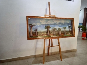 Peinture Diorama : Une toile représentant l&#039;allés des baobabs de Menabe.