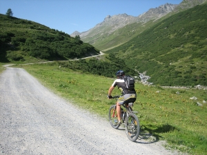 Les cyclistes du Take Out Kere ont parcouru 1.000 km pour récolter des fonds. 