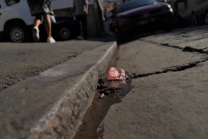Certains quartiers sont plus pollués par les sachets plastiques que d&#039;autres à Antananarivo. 