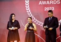 Domoina Ratsara (au centre) durant les Novegasy Awards.