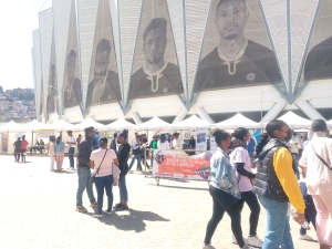 Le premier jour du salon de l&#039;étudiant et de l&#039;emploi 2022 a réuni une foule de jeune à la recherche de parcours après le bac. 
