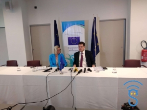 Isabelle Delattre, ambassadrice de l&#039;union Européenne à Madagascar et Janez Lenarcic, Commissaire européen chargé de la gestion de crise à Madagascar, à la conférence de presse tenue au Novotel Antananarivo