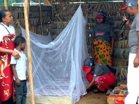 Il est conseillé d’utiliser la moustiquaire pour lutter contre le paludisme.