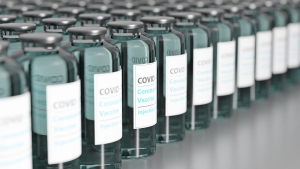 Le taux d’efficacité du vaccin anti COVID-19 contre le variant Delta est de 66%.