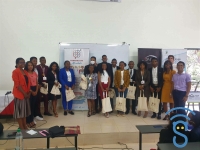 12 jeunes étudiants venant des six provinces pour débattre sur l’égalité des genres. 