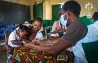 Lors de la campagne médicale, des vaccins pour les nourrissons et les femmes enceintes étaient aussi distribués. 