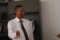 Le ministre des Mines et des ressources stratégiques Olivier Rakotomalala dans son bureau.