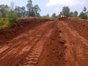 Travaux de construction de nouvelle route 