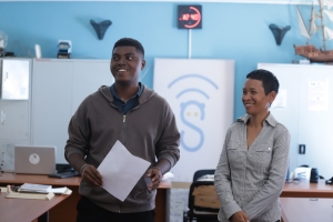 Georgino Velonkasy de la radio Rotsy FM de Nosy Be Hell-Ville et Hobilalaina Nicole Bernard de la radio AVEC Ihorombe. 