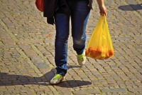 La marche à pied peut réduire les sensations des jambes lourdes 