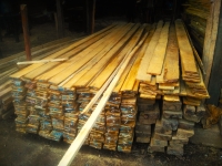 Ces planches sont vendues entre 4.000 Ariary à 5.000 Ariary la pièce dans un quartier d’Antananarivo