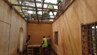 Une trentaine de jeunes ont participé aux travaux de rénovation de l’espace jeunes à Ifanadiana.