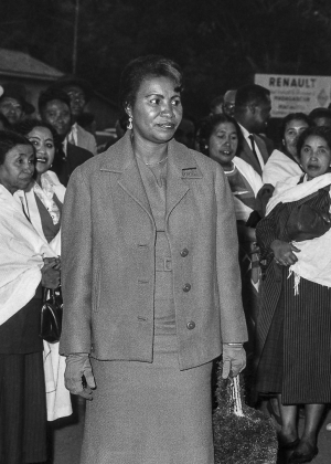 Première dame de Madagascar de 1959 à 1972, Justine Tsiranana s’illustre par sa discrétion et son engagement social.