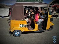 Le bajaj est devenu un moyen de transport incontournable dans toutes les villes de la grande île.