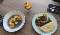 Le kefta au riz pilaf et au pain pita comme plat principal et le gâteau au semoule de blé comme dessert sont parmi les plats proposés au Radisson Blu à l’occasion de la semaine culinaire Turque. 